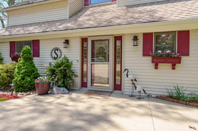 11003 South Drive, Plainwell, MI 49080