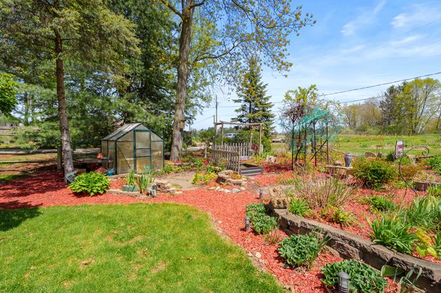 11003 South Drive, Plainwell, MI 49080