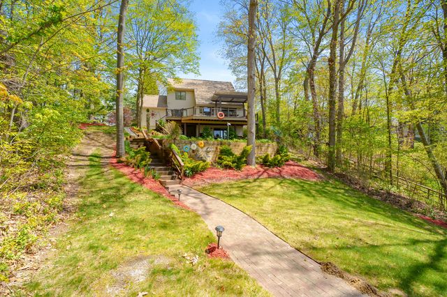11003 South Drive, Plainwell, MI 49080