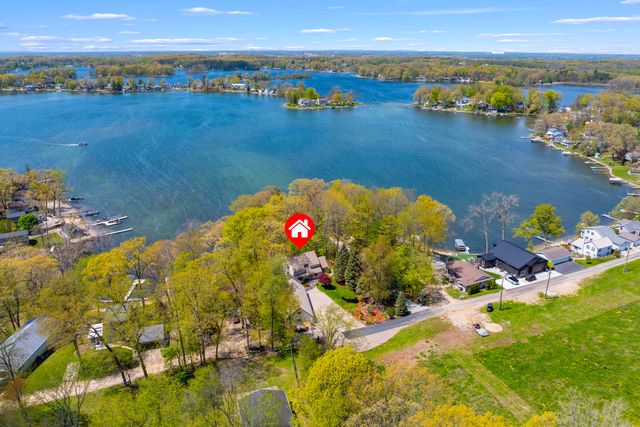 11003 South Drive, Plainwell, MI 49080