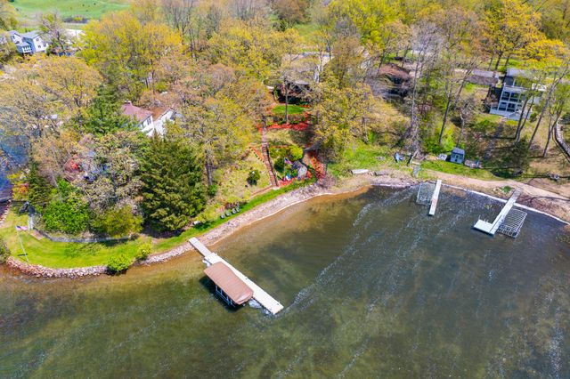 11003 South Drive, Plainwell, MI 49080