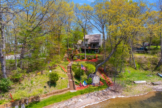 11003 South Drive, Plainwell, MI 49080
