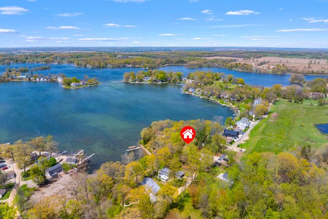 11003 South Drive, Plainwell, MI 49080