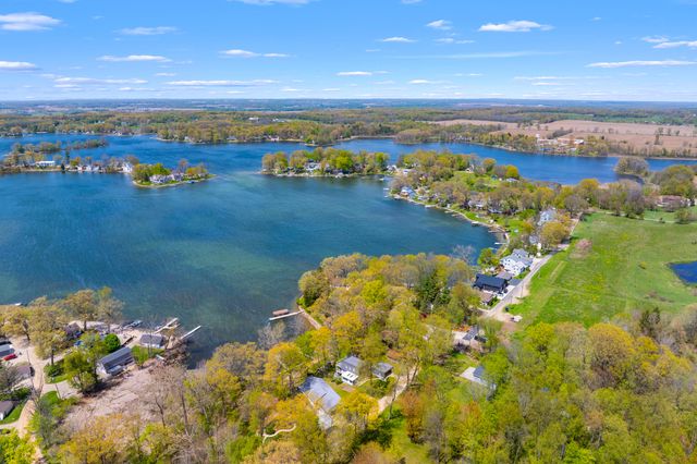 11003 South Drive, Plainwell, MI 49080