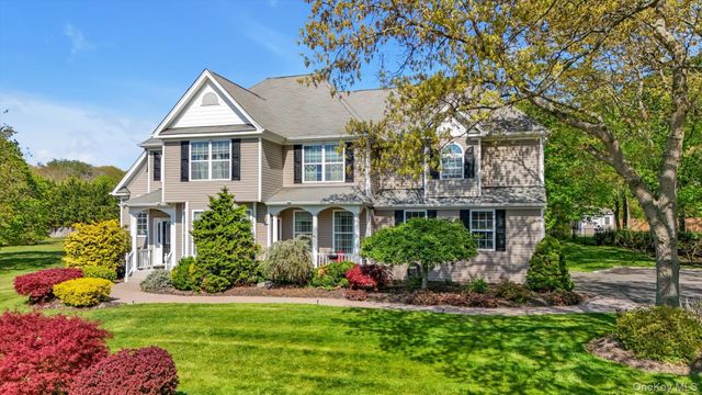 9 Paddock Lane, Medford, NY 11763