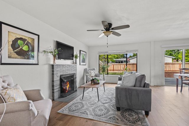 1171 School St, Folsom, CA 95630