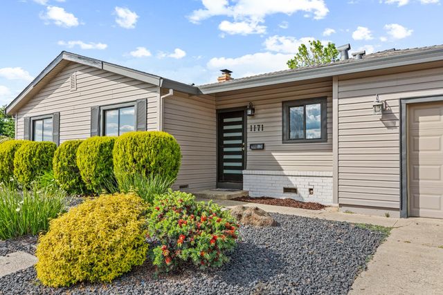 1171 School St, Folsom, CA 95630