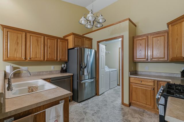 6 NORTHWEST Crossing 6, Davenport, IA 52806