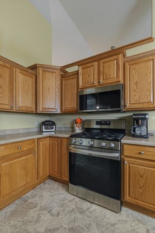 6 NORTHWEST Crossing 6, Davenport, IA 52806