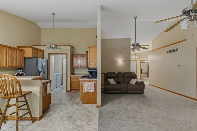 6 NORTHWEST Crossing 6, Davenport, IA 52806