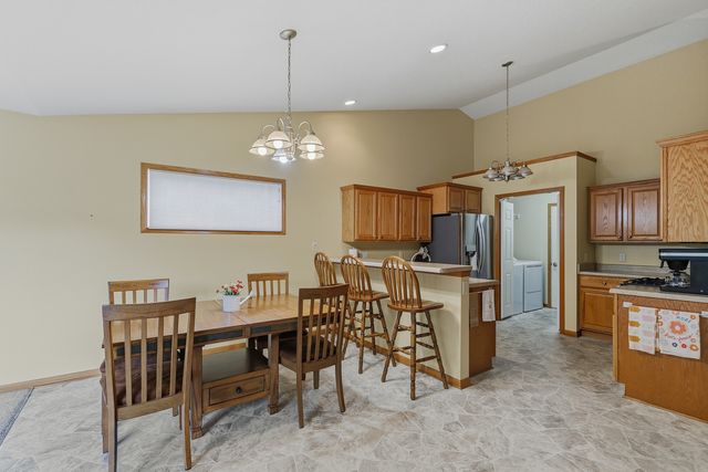 6 NORTHWEST Crossing 6, Davenport, IA 52806