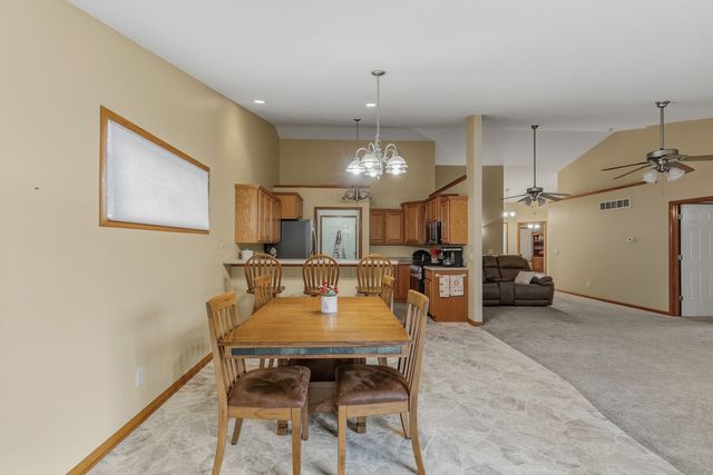 6 NORTHWEST Crossing 6, Davenport, IA 52806