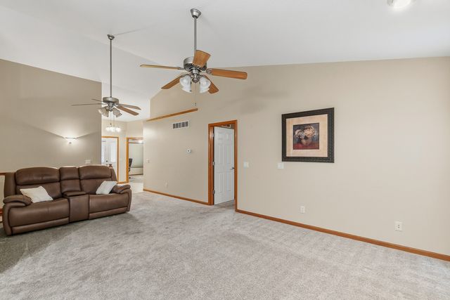 6 NORTHWEST Crossing 6, Davenport, IA 52806
