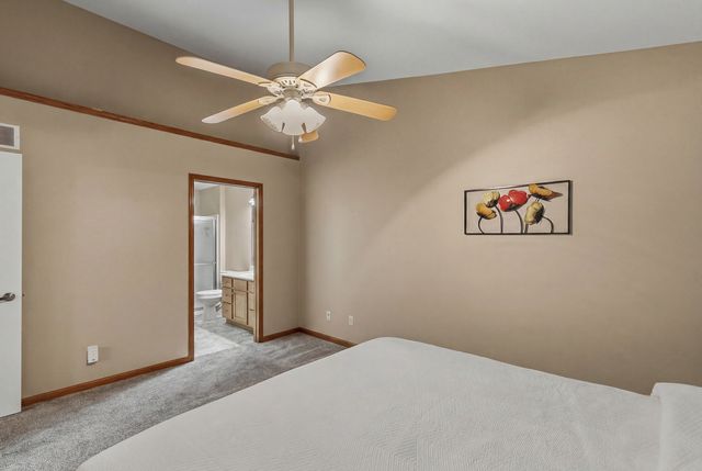 6 NORTHWEST Crossing 6, Davenport, IA 52806