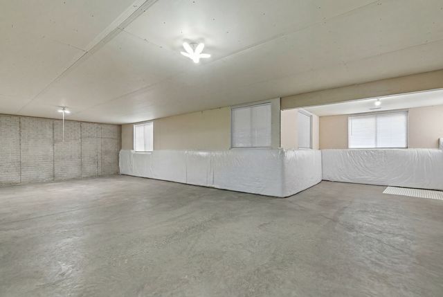 6 NORTHWEST Crossing 6, Davenport, IA 52806