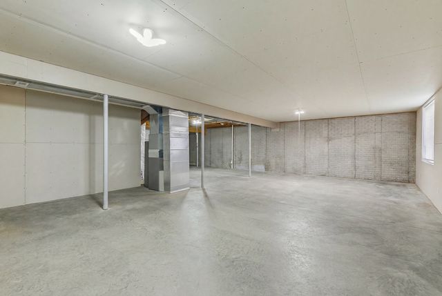 6 NORTHWEST Crossing 6, Davenport, IA 52806