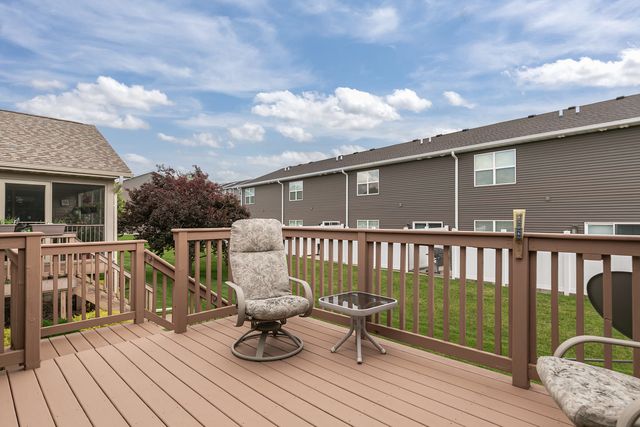 6 NORTHWEST Crossing 6, Davenport, IA 52806