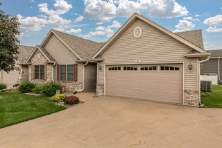 6 NORTHWEST Crossing 6, Davenport, IA 52806