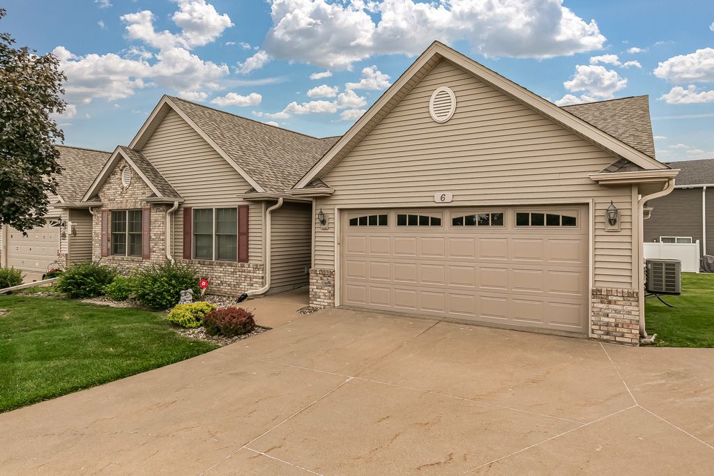 6 NORTHWEST Crossing 6, Davenport, IA 52806