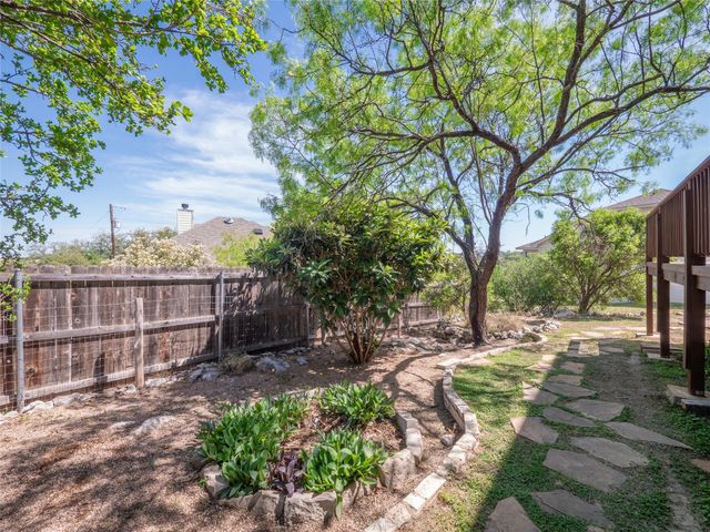 506 Knights ROW, Cottonwood Shores, TX 78657