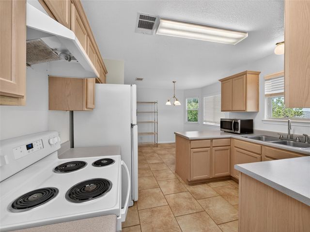 506 Knights ROW, Cottonwood Shores, TX 78657