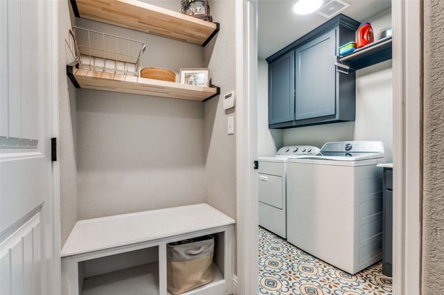 300 Cherry Point Drive, Palmer, TX 75152