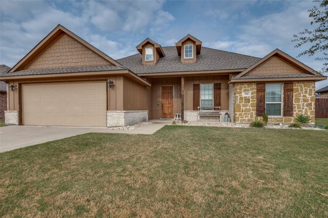 300 Cherry Point Drive, Palmer, TX 75152