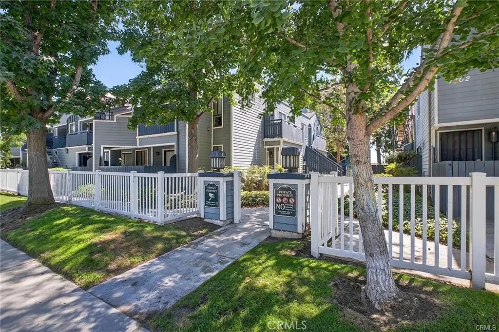 7336 Quill 65, Downey, CA 90242