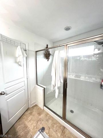 5616 Memorial DR, Virginia Beach, VA 23455