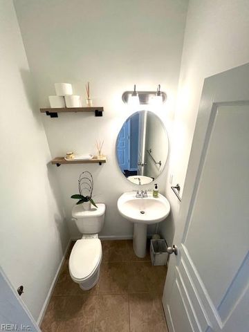 5616 Memorial DR, Virginia Beach, VA 23455