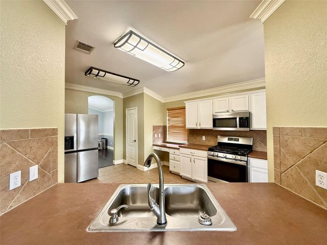 12820 Waynespur LN, Elgin, TX 78621