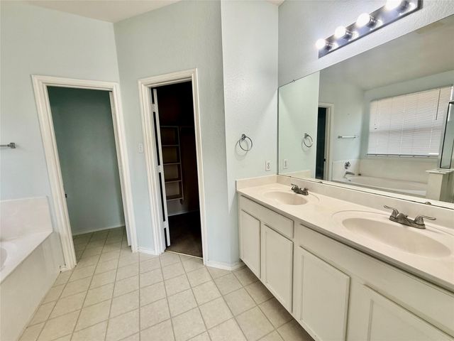 12820 Waynespur LN, Elgin, TX 78621