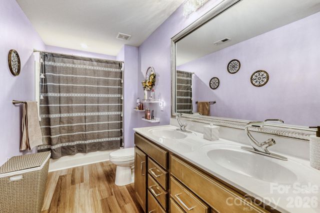 1318 Poppy Way, Matthews, NC 28104