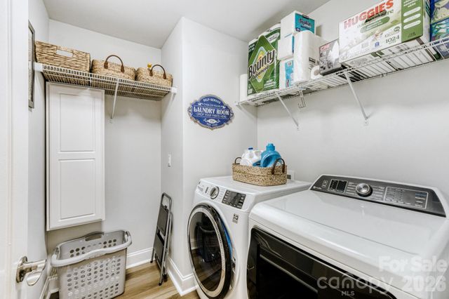 1318 Poppy Way, Matthews, NC 28104