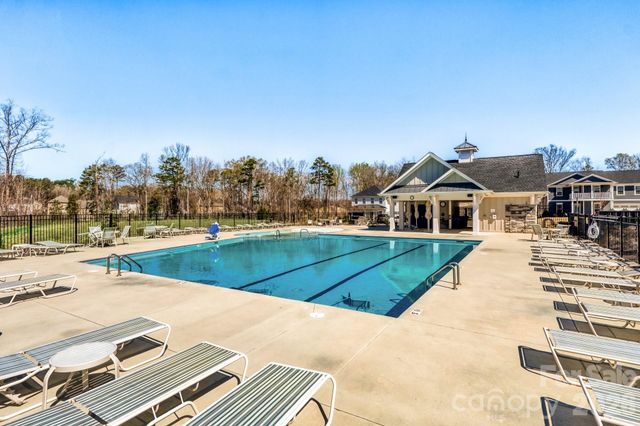 1318 Poppy Way, Matthews, NC 28104