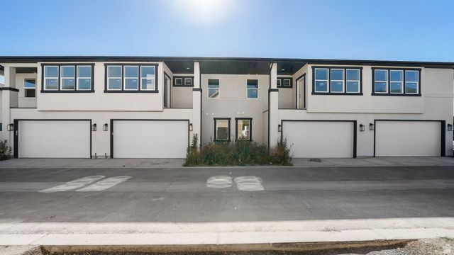 727 S HARRISON DR, Springville, UT 84663