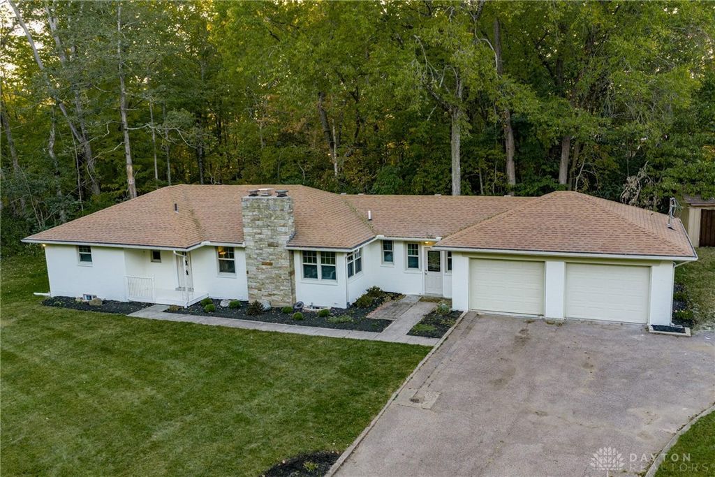 8301 Red Lion 5 Points Road, Springboro, OH 45066