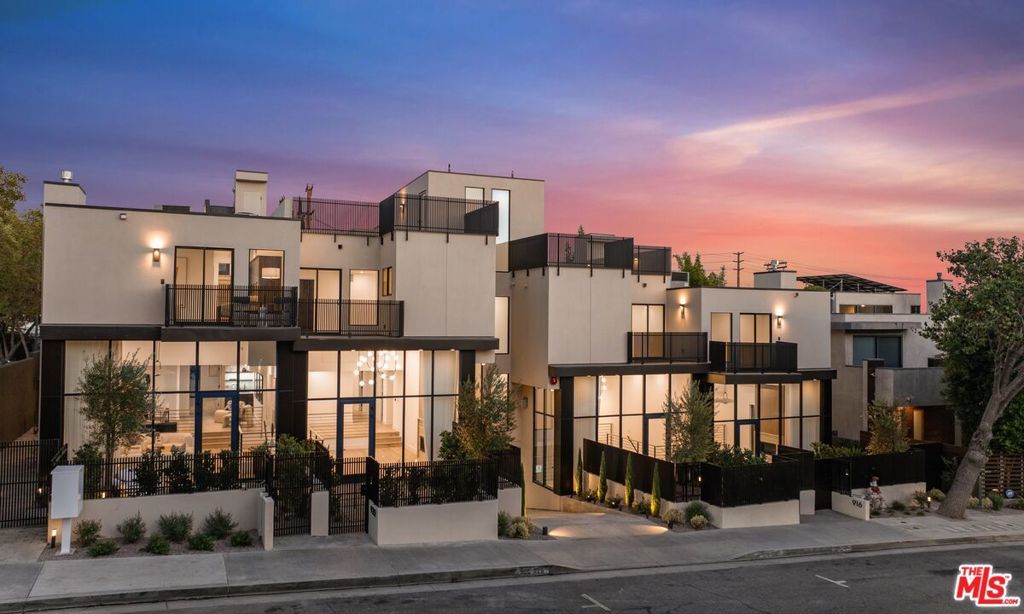 Image 2 of property listing at 922 West Knoll Drive, West Hollywood, CA 90069
