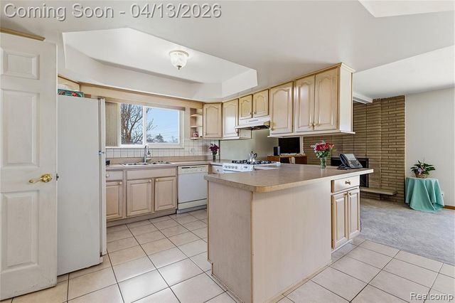 31541 Carion Drive, Warren, MI 48092