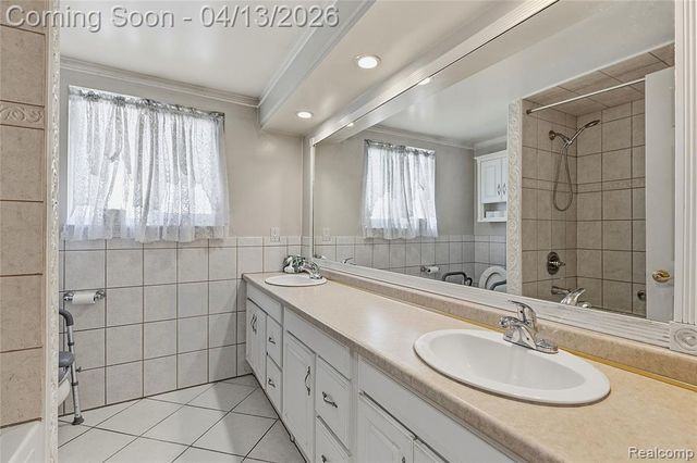 31541 Carion Drive, Warren, MI 48092