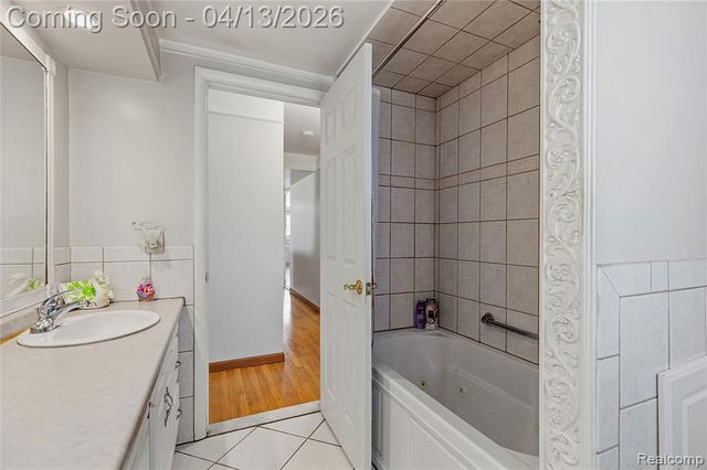 31541 Carion Drive, Warren, MI 48092