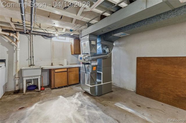 31541 Carion Drive, Warren, MI 48092