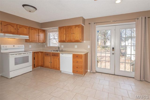 45 La Venta Drive, Florissant, MO 63031