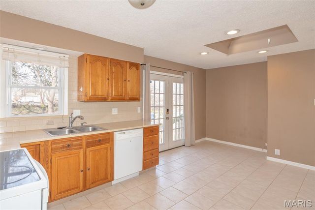 45 La Venta Drive, Florissant, MO 63031