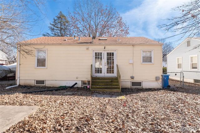 45 La Venta Drive, Florissant, MO 63031