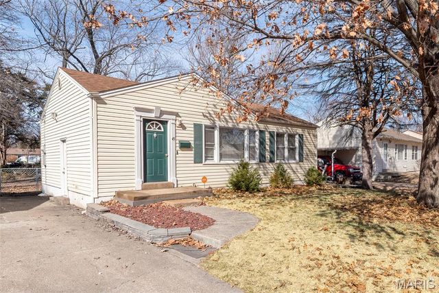 45 La Venta Drive, Florissant, MO 63031