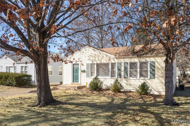 45 La Venta Drive, Florissant, MO 63031