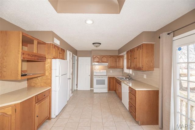 45 La Venta Drive, Florissant, MO 63031