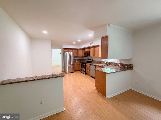 3211 FOX MILL RD, Oakton, VA 22124