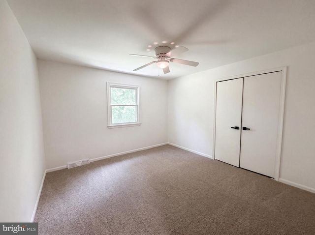 3211 FOX MILL RD, Oakton, VA 22124